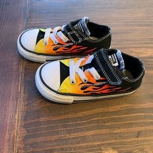 Converse size 7 toddler
